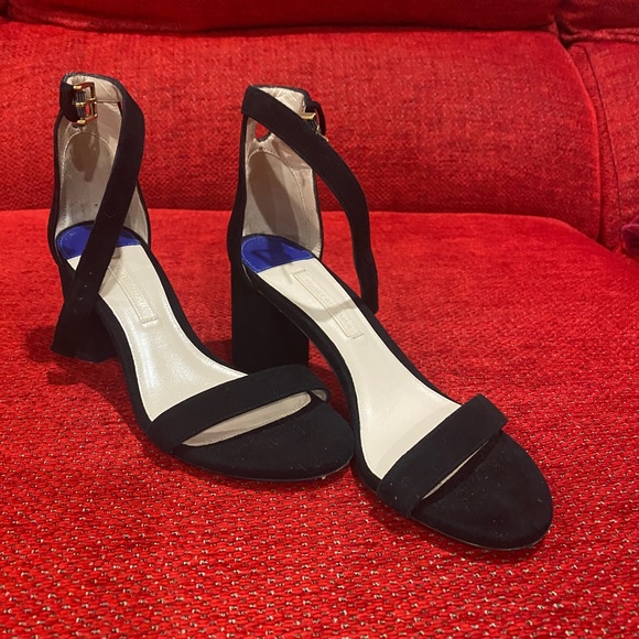 Stuart Weitzman sandals size 6 - Picture 3 of 3